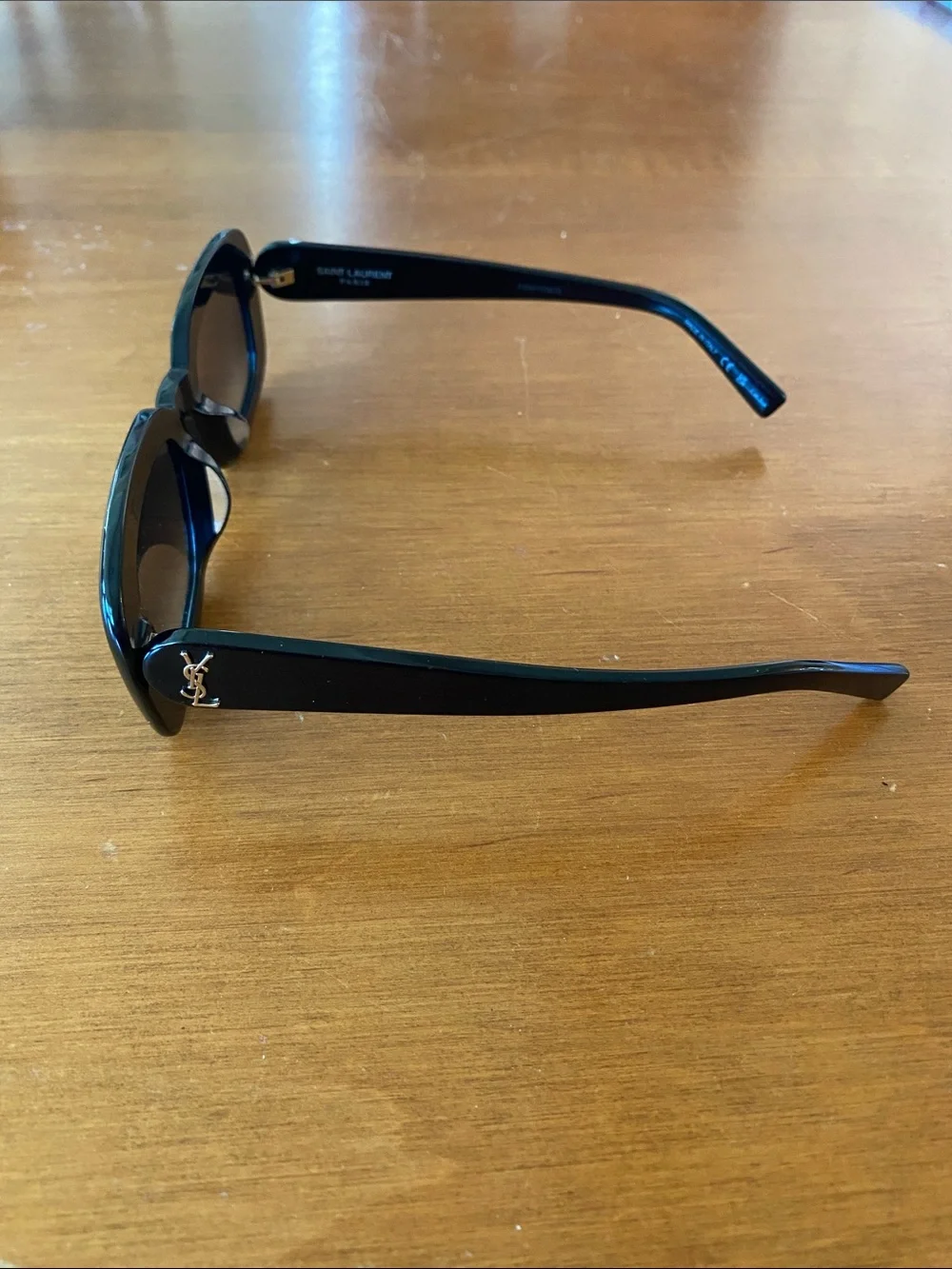 Saint Laurent Paris gorgeous stunning sunglasses. Very classy. SL M130/F